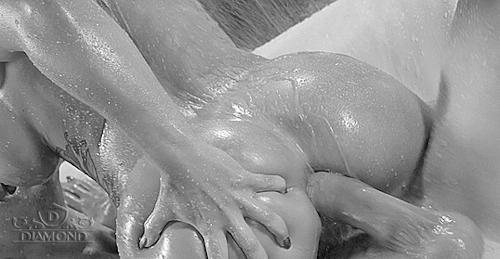 500px x 259px - Sexy Anal Sex in the Shower â€“ Porn Gif gif
