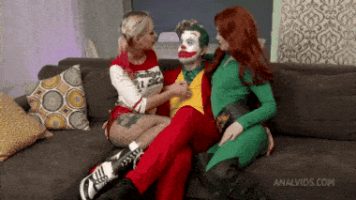 Harley and Ivy share Joker